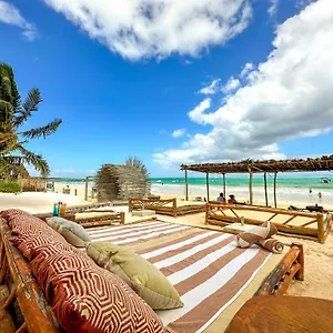 Alito Tulum Pueblo